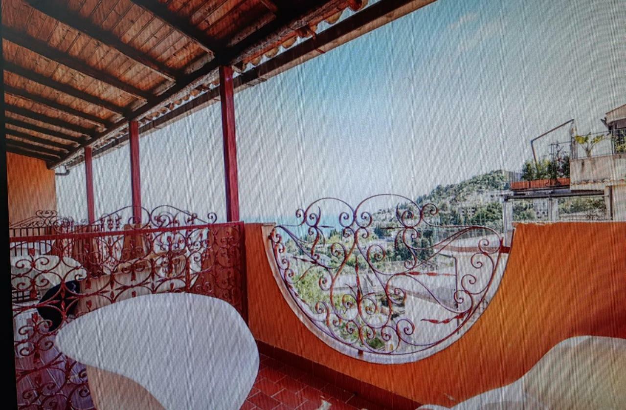 Andromaco Palace Hotell 3*